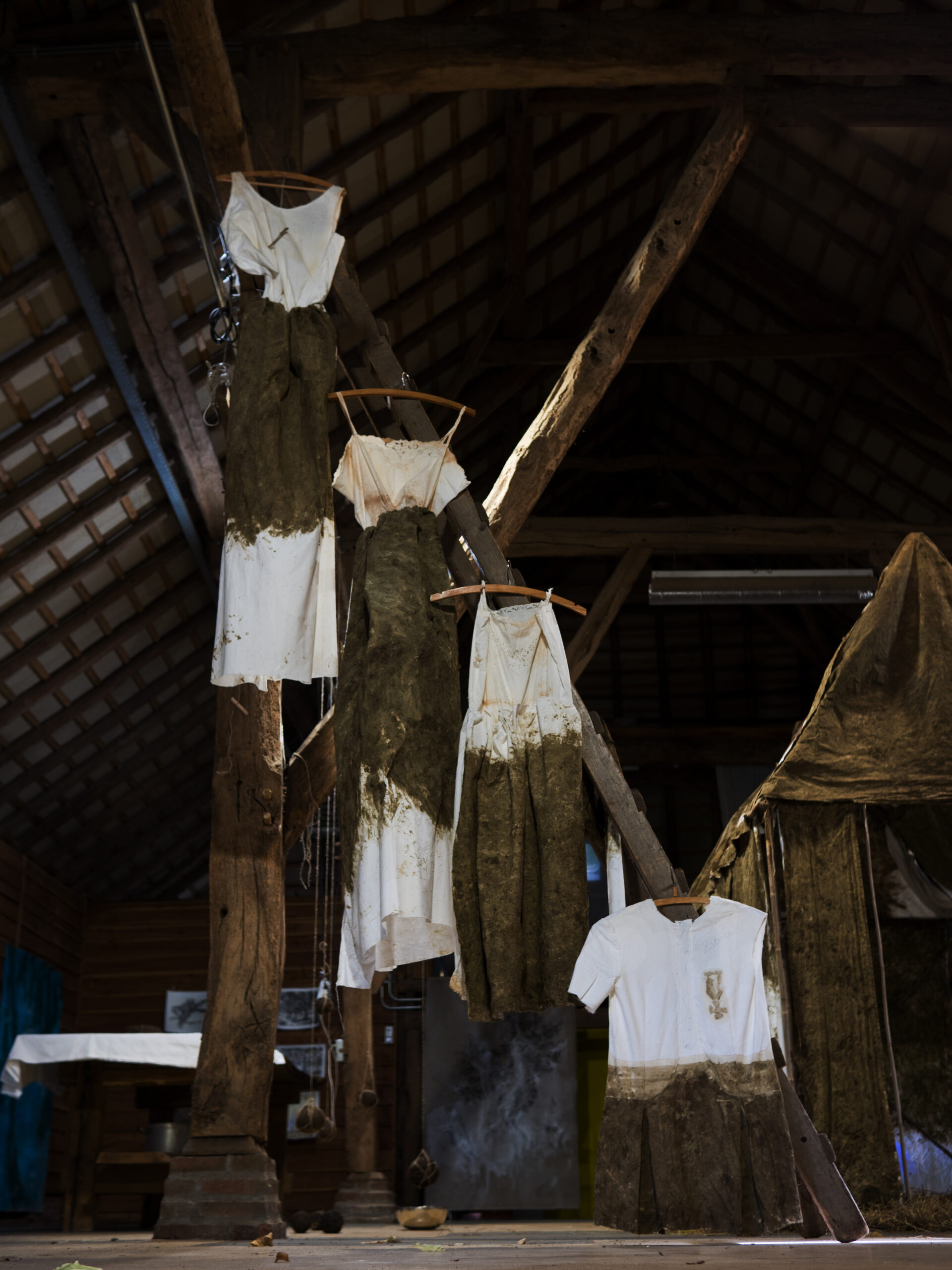 bets and sisters_installtion (4)