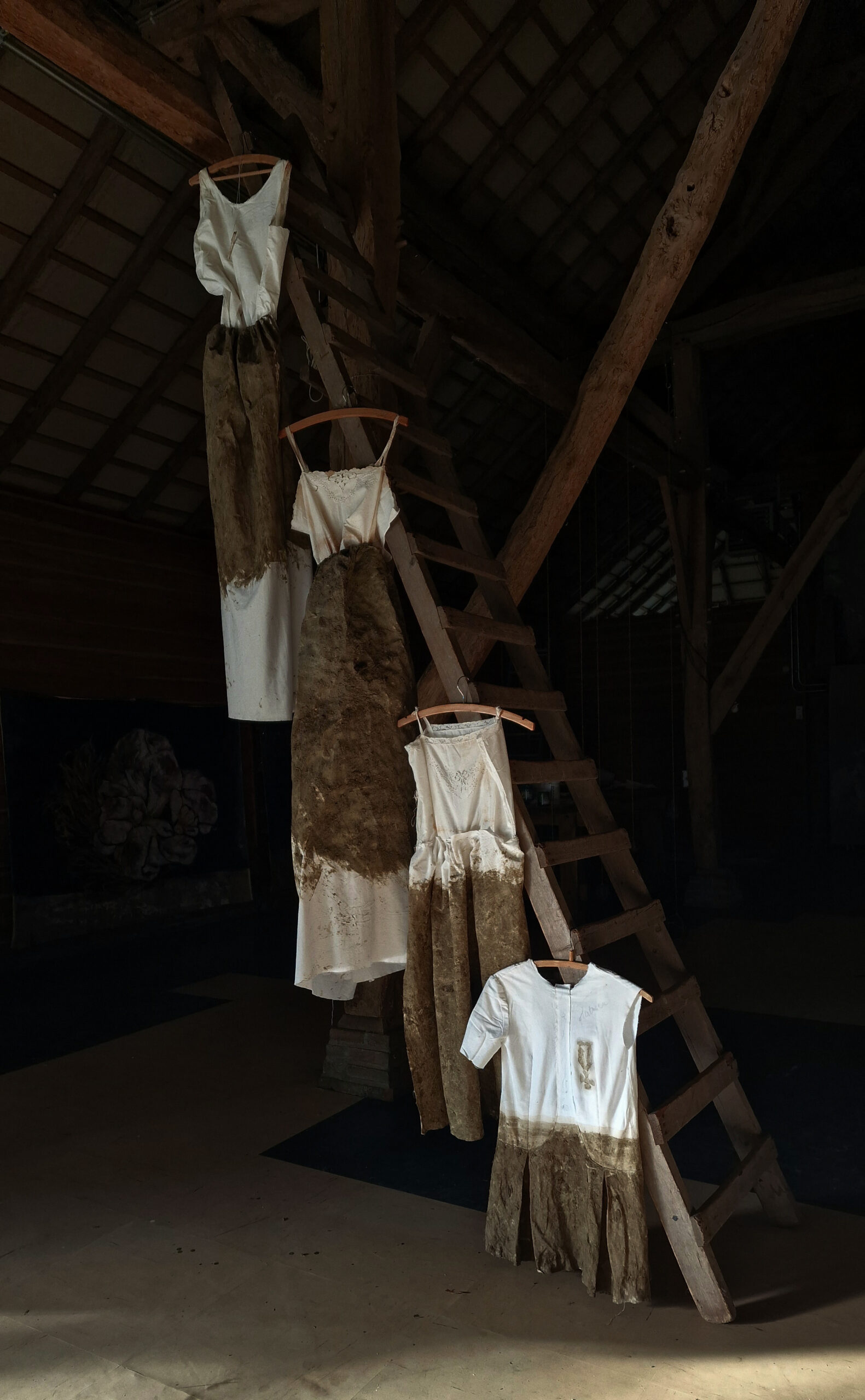 bets and sisters_installtion (5)